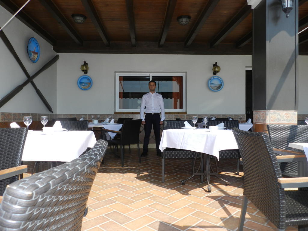 Hostal El Alferez Vejer de la Frontera Exterior photo